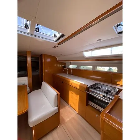 Oceanis 31037i Corfu (city)